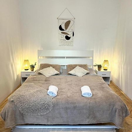 Apartment Cecil - Old Town Bratysława Zewnętrze zdjęcie