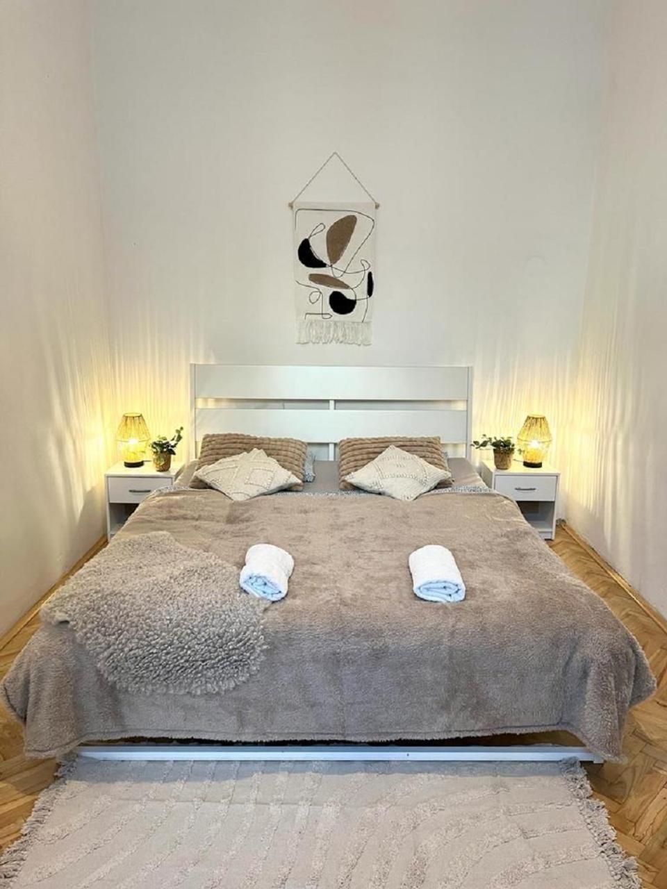 Apartment Cecil - Old Town Bratysława Zewnętrze zdjęcie