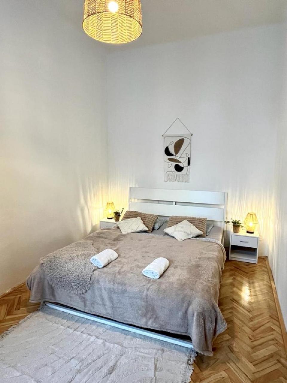Apartment Cecil - Old Town Bratysława Zewnętrze zdjęcie