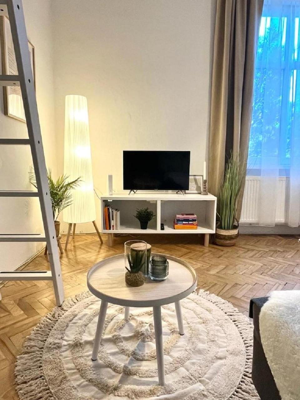 Apartment Cecil - Old Town Bratysława Zewnętrze zdjęcie